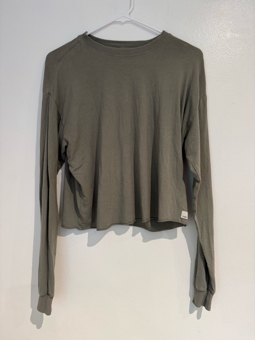 Vuori Cropped Long Sleeve Tee - Olive Green Size Small